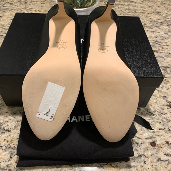 SoldxxxxxxxxChanel Simple Pumps - Picture 6 of 9